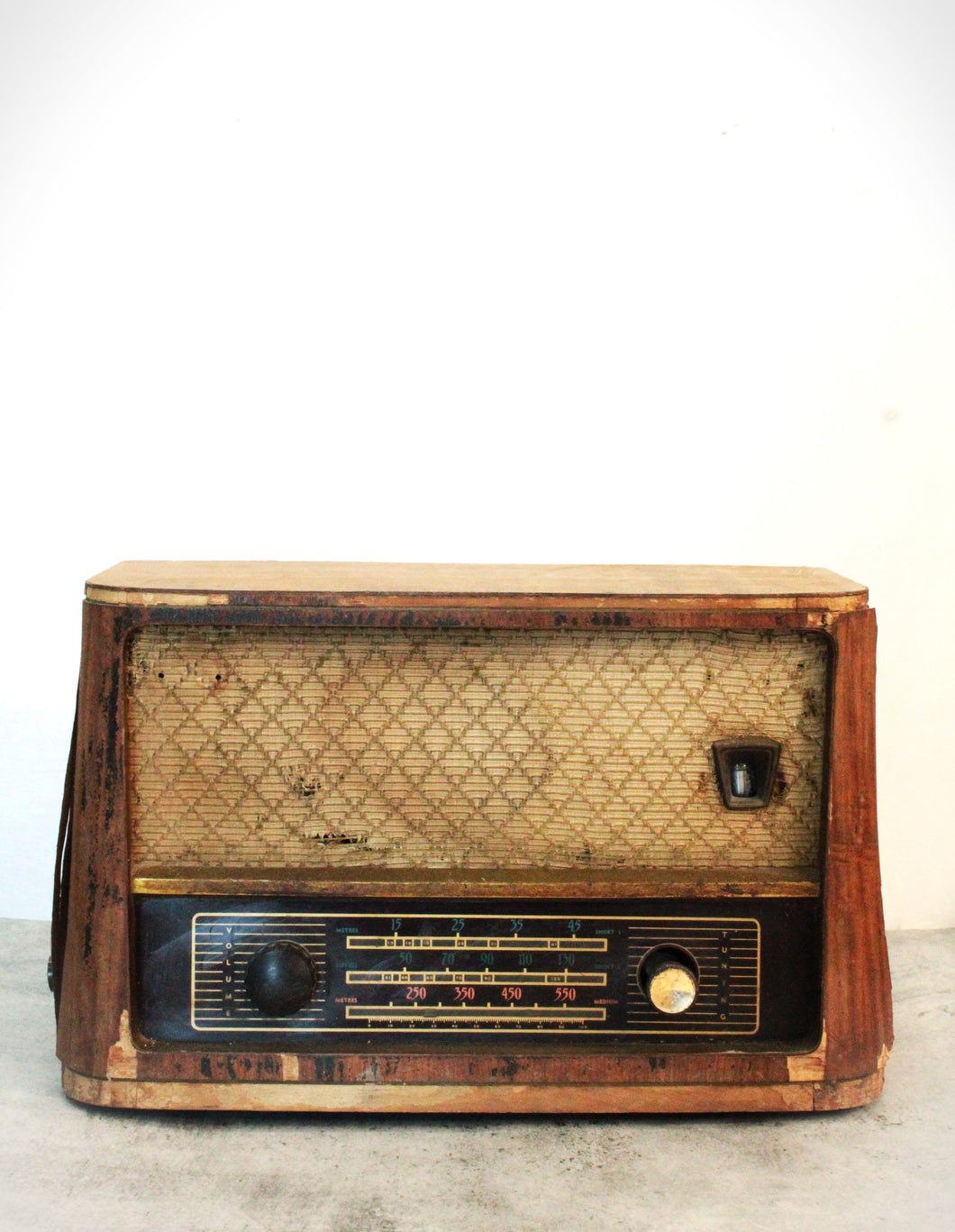 Vintage Transistor Radio - A Classic Charm