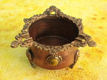 Load image into Gallery viewer, Elegant Vintage Brass Ash Tray or Bowl – A Timeless Accent Piece
