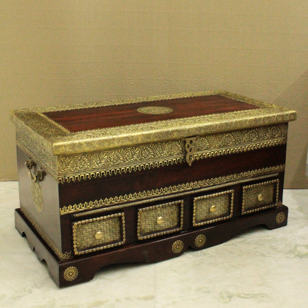 Vintage Wooden Trunk with Brass Fittings - A Sturdy and Stylish Storage Solution