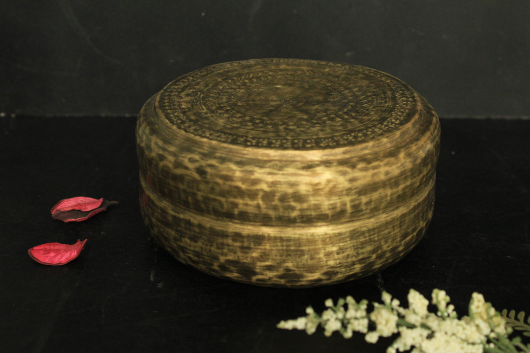 Beautiful Vintage Brass Container Size 16 x 16 x 8 cm - Style It by Hanika