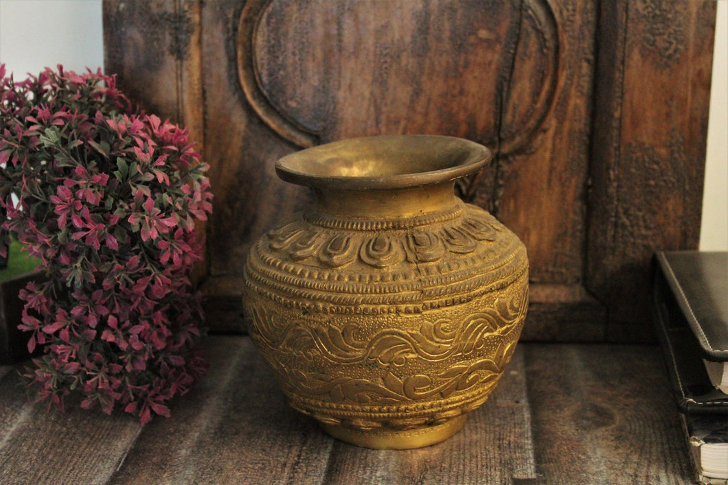 Beautiful Vintage Brass Decorative Water Pot (Height - 5.9