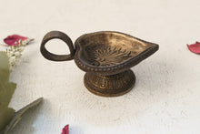 Load image into Gallery viewer, Beautiful Vintage Brass Leaf Shaped Oil Lamp - Style It by Hanika
