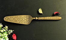 Load image into Gallery viewer, Brass Cake Server- Vintage Style - Style It by Hanika
