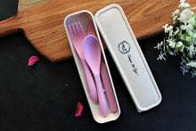 Load image into Gallery viewer, Eco-Friendly Wheat Straw + Food Grade PP Fiber Cutlery Set In Travel Box 8.5&quot; - Style It by Hanika
